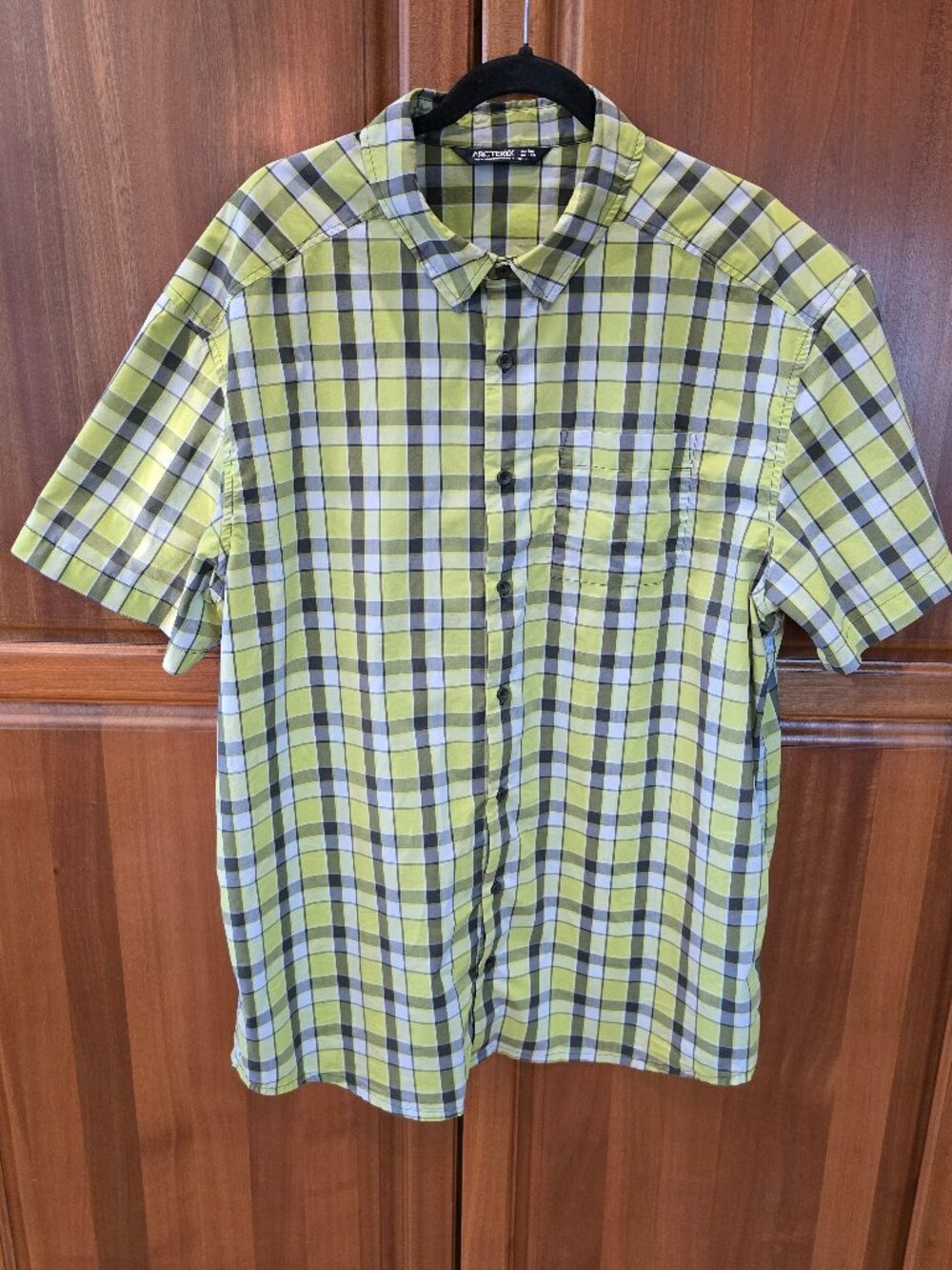 ARC'TERYX checkered casual button down shortsleeve XXL